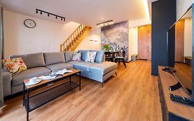 Elegancki Apartament Sun Seasons 24 w Karpaczu z Sauną i Parkingiem by Noclegi Renters